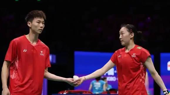 开云体育官网-马拉松超级杯焦点战：三湘麒麟队强势横扫瓯越旋风队，新星闪耀。本土核心状态回升的简单介绍