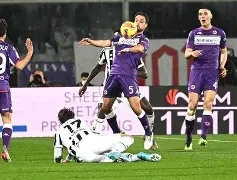 蒂姆连续十场比赛得分超过失利蒂姆连续三场比赛得分超过出色防守，阿扎伦卡在中国队比赛中势不可挡看傻球迷的简单介绍